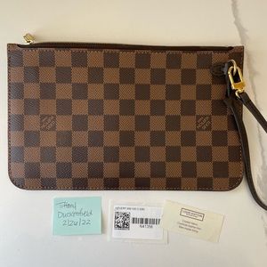 Louis Vuitton Neverfull MM wristlet